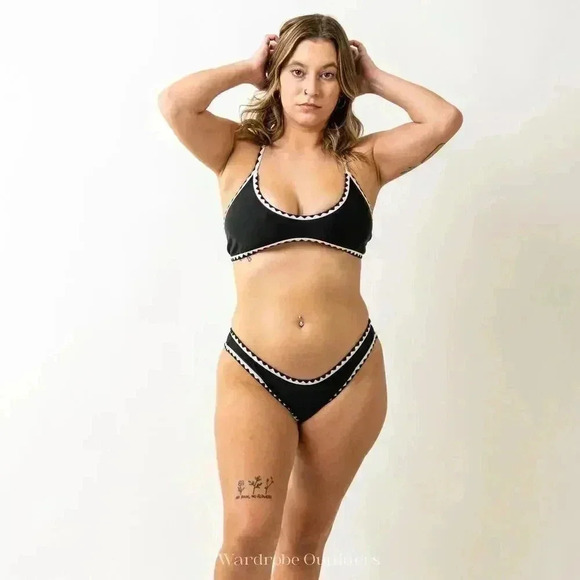 Black x White High Cut Cheeky V Bikini - Picture 4 of 8